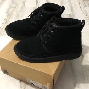 Ugg Shoes Neumel black size 5 NEW